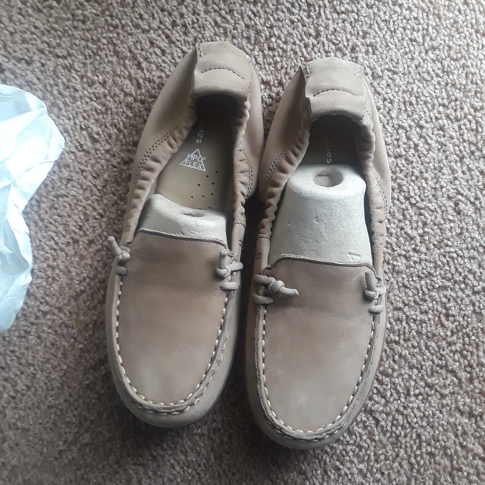 Hush puppies moccasin flats